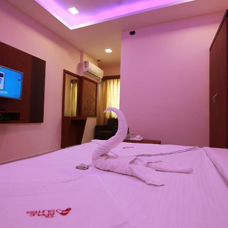 Hotel Apple Suites Bangalore Eksteriør billede